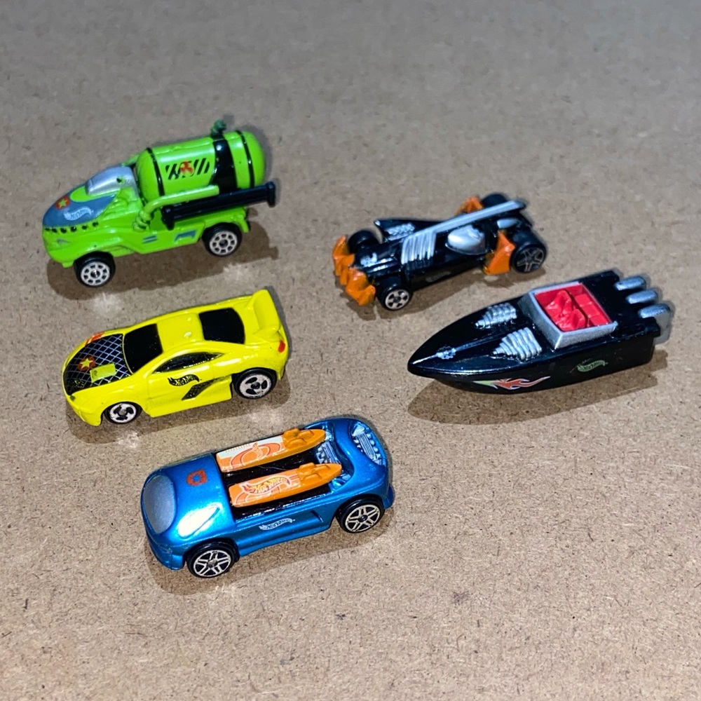 2002 HOT WHEELS Tara Toy Mini 1/87 Scale 5ea Bundle Atomix Deora Speed Boat